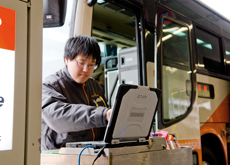 The airport bus is an indispensable means of transportation for users of Haneda and Narita International airports. Using a seating management system similar to that used by an airline, seating space can be found from any bus stop.