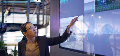 Transforming the Manufacturing Industry with Interactive Digital Signage Solutions